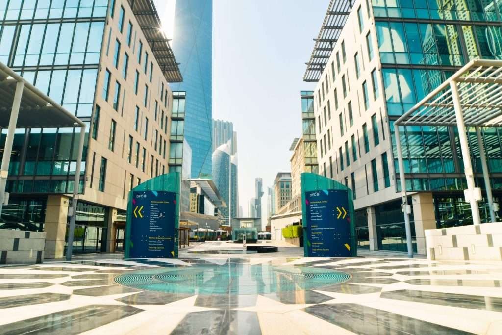 Straßenbild in Dubais Finanzzentrum DIFC