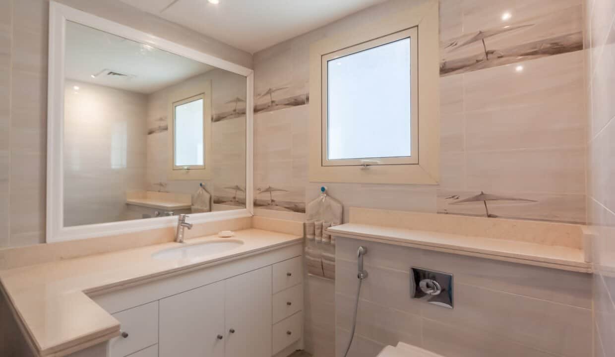 Badezimmer der Villa zum Kauf in The Villa Dubai