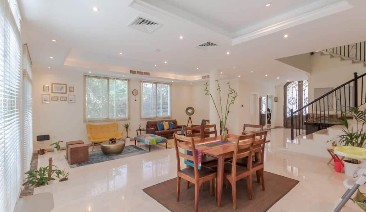 Ess und Wohnbereich des Hauses in The Villa Dubai