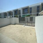 Blick auf das Haus in Arabian Ranches 3 vom Garten