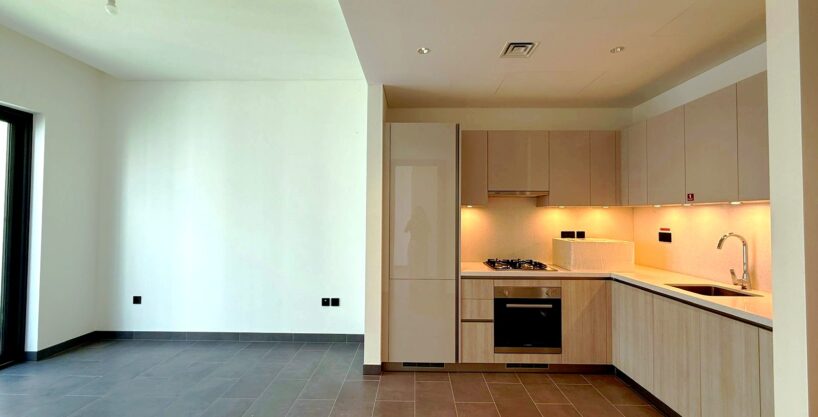 Blick auf die offene Küche des Apartments